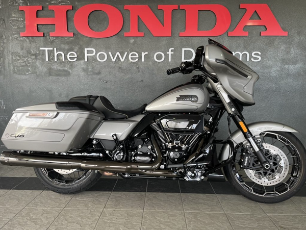 2023 Harley Davidson CVO Street Glide : Stock #41543