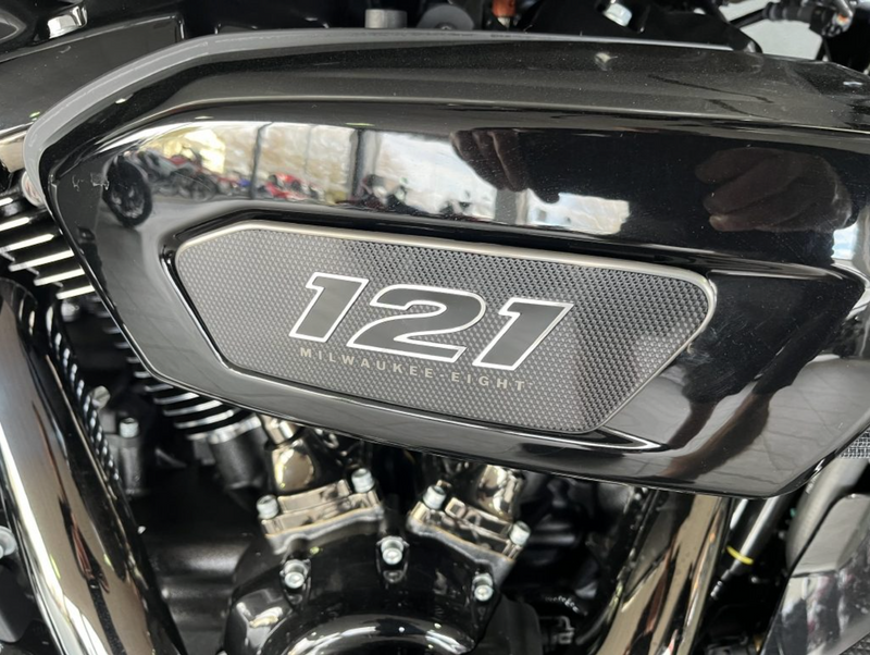 2023 Harley Davidson CVO Street Glide : Stock