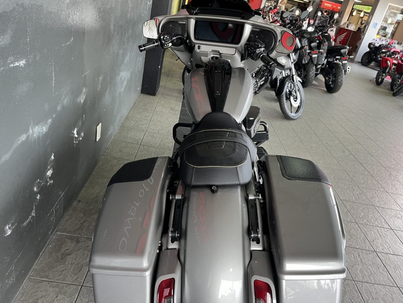 2023 Harley Davidson CVO Street Glide : Stock