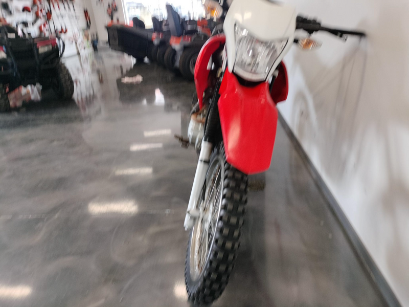 2022 Honda XR150LEKJ