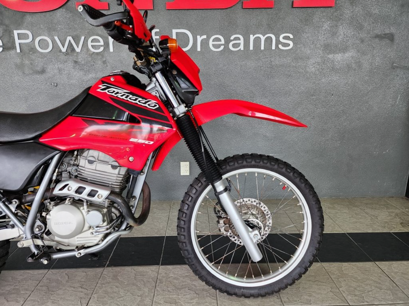 2004 Honda XR250 Tornado : Stock