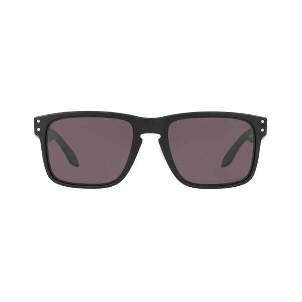 Oakley Holbrook sunglasses in Matte Black frame with Prizm Grey lens - OA-OO9102-E855